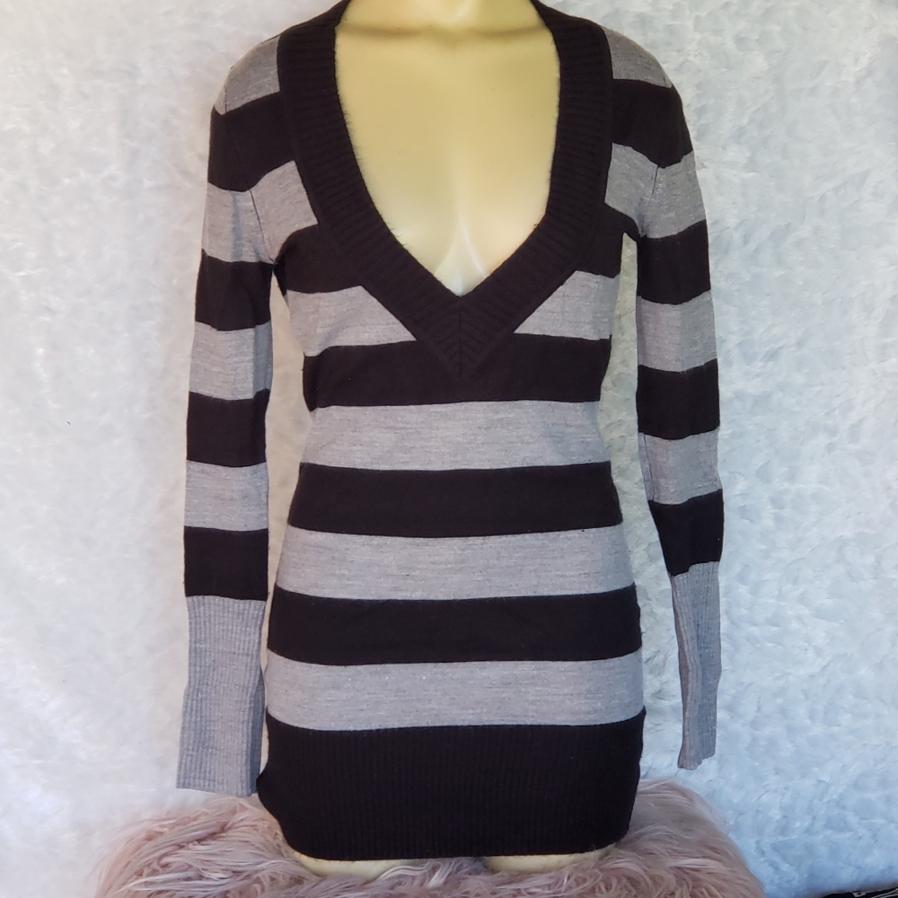 Black & Gray Striped V-Neck Tunic Sweater Size M